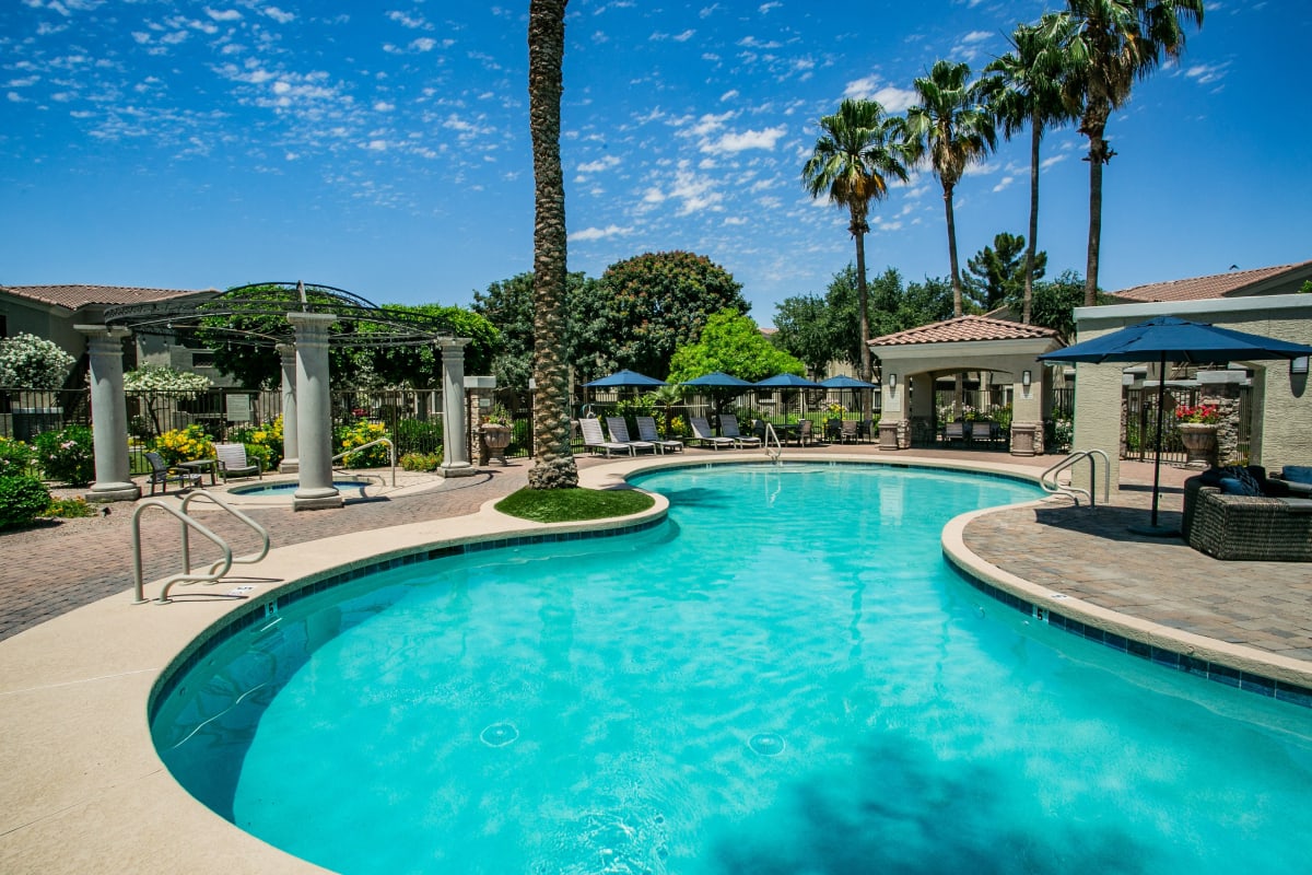 Versante Apartment Homes official photograph
