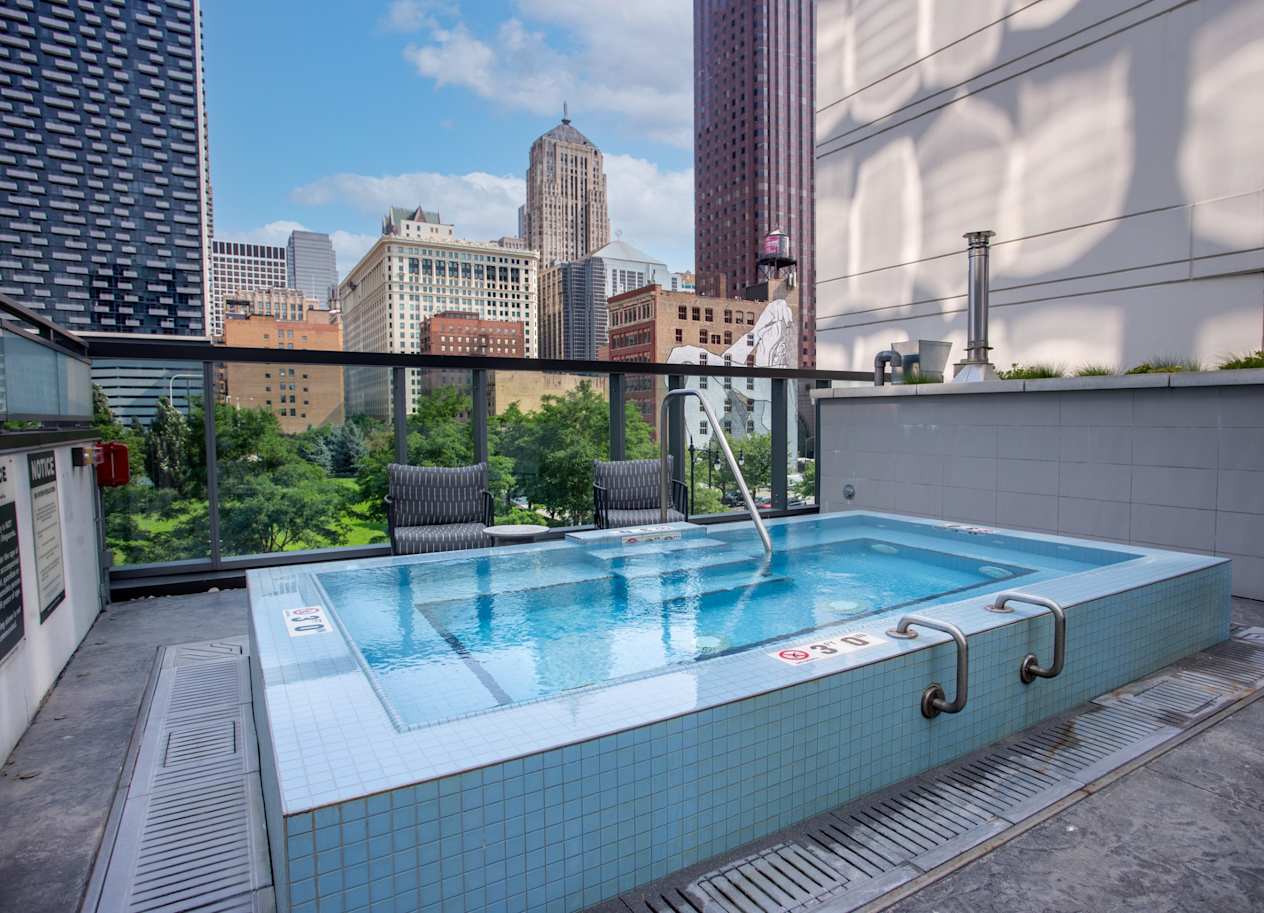 Outdoor Hot Tub at The Grand Central Apartments in Chicago, IL 60607