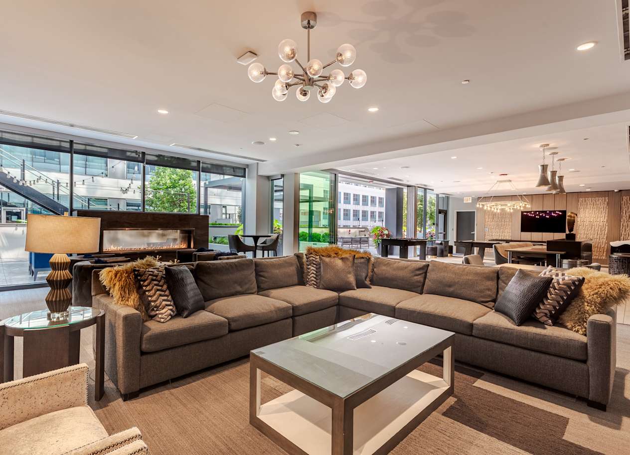 Community Lounge with Seating at The Grand Central Apartments in Chicago, IL 60607