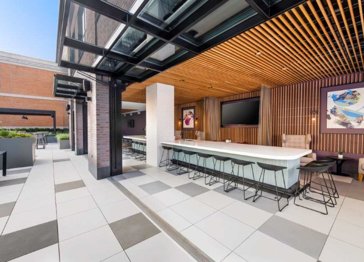 a restaurant or other place to eat at embassy suites san rafael marin county