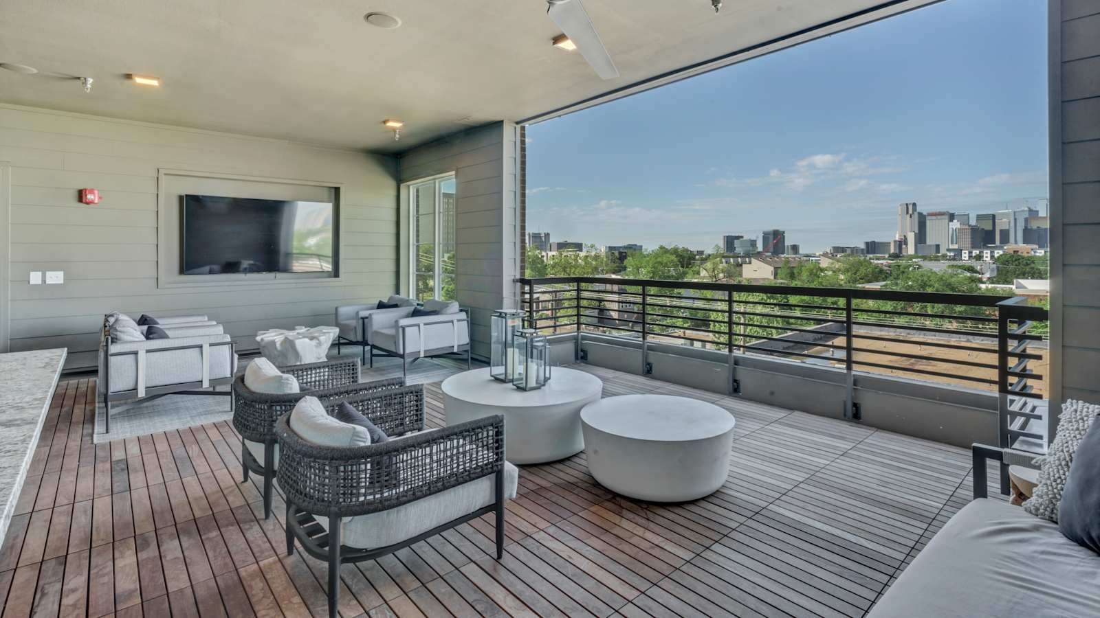 Ross + Peak apartment community in Dallas, Texas