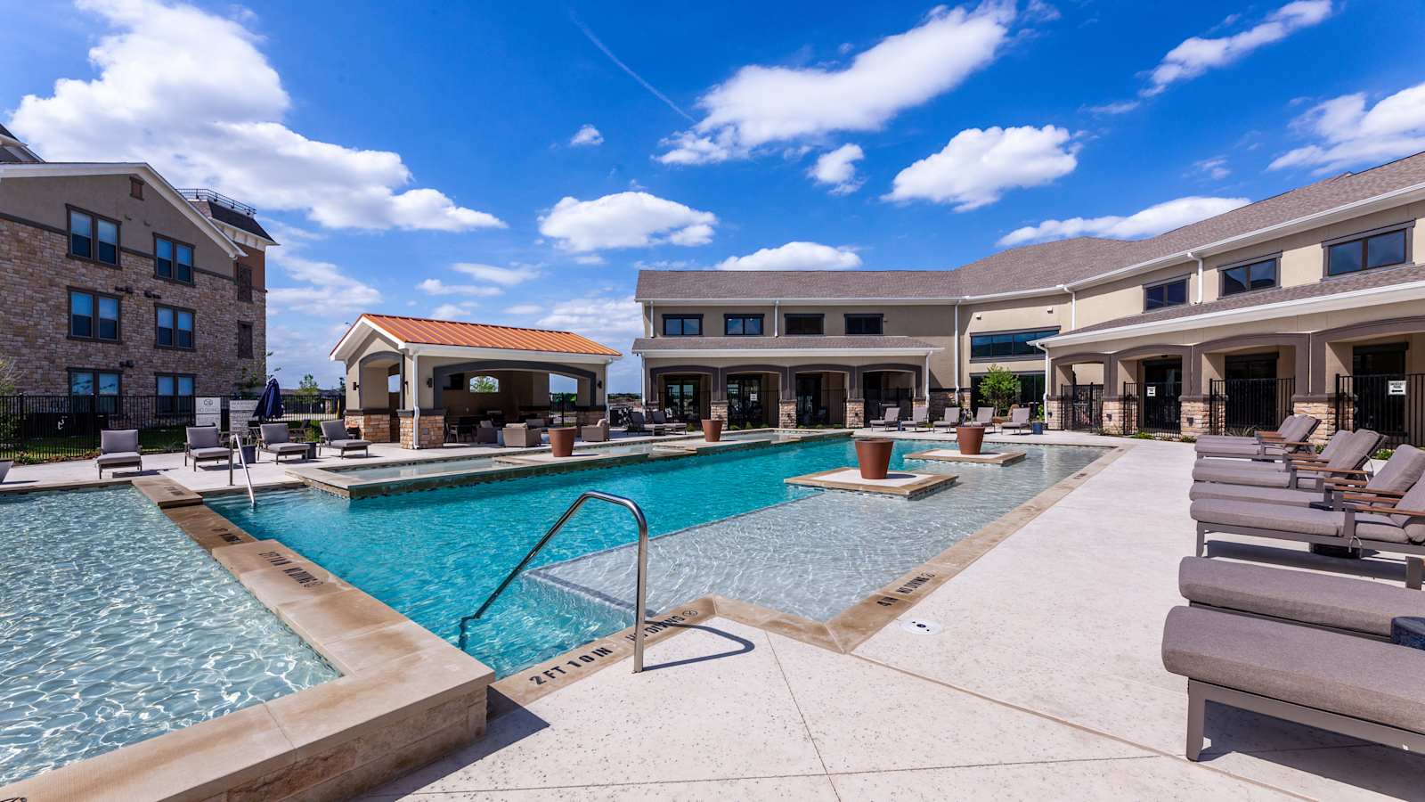 Luxia Grand Prairie apartment community exterior in Grand Prairie, Texas