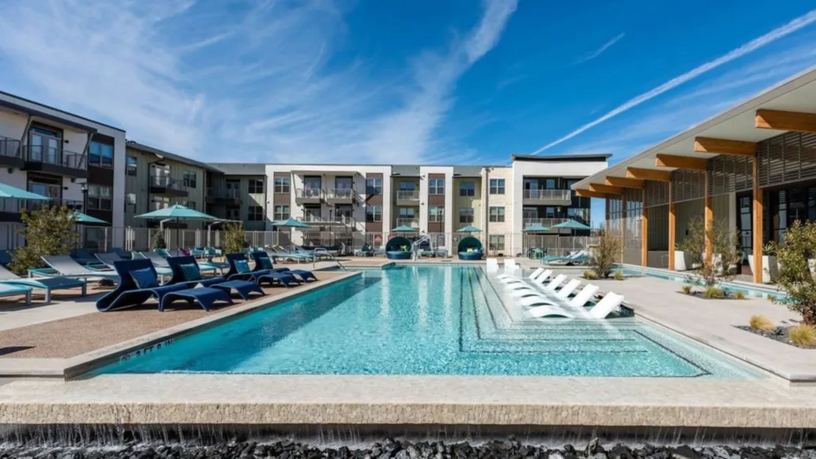 Copeland apartment community in Grand Prairie, Texas