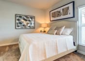 Thumbnail 14 of 18 - bedroom