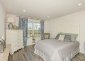Thumbnail 10 of 40 - Bedroom