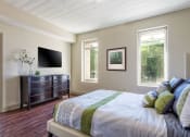 Thumbnail 15 of 32 - bedroom