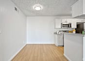 Thumbnail 6 of 16 - Dining area