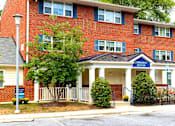 Thumbnail 3 of 10 - Admiral Oaks Community Center