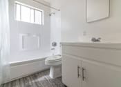 Thumbnail 9 of 10 - Full bathroom