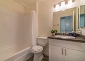 Thumbnail 23 of 32 - Full bathroom