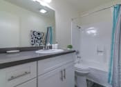 Thumbnail 13 of 15 - Full bathroom
