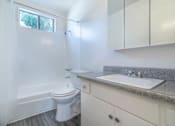 Thumbnail 19 of 25 - Full bathroom