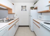 Thumbnail 10 of 22 - Kitchen gallery at Eddins Estates Apartments, Alabama