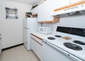 Thumbnail 11 of 22 - Kitchen at Eddins Estates Apartments, Tuscaloosa