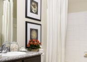 Thumbnail 15 of 34 - Walton Ridenour model full bathroom