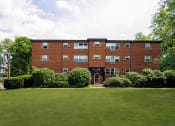 Thumbnail 3 of 19 - Lush Green Landscape at Enclave West Hartford / Parc West, West Hartford, Connecticut
