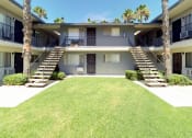 Thumbnail 4 of 11 - court yard