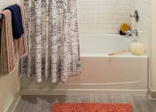 Thumbnail 15 of 38 - Spacious Tub