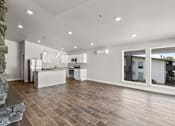 Thumbnail 26 of 40 - Interior Living Room at Lakeside Apartments in Kennewick, WA