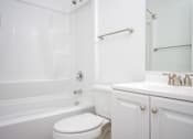Thumbnail 11 of 35 - The Boxer | Bathroom
