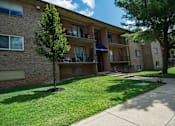 Thumbnail 9 of 38 - Del Vista Apartments Building Exterior 02