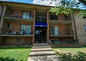 Thumbnail 10 of 38 - Del Vista Apartments Building Exterior 03