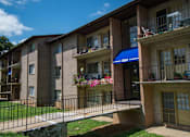 Thumbnail 15 of 38 - Del Vista Apartments Building Exterior 08