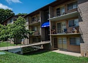 Thumbnail 16 of 38 - Del Vista Apartments Building Exterior 09