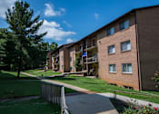 Thumbnail 20 of 38 - Del Vista Apartments Building Exterior 14