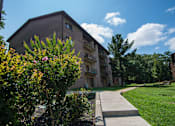 Thumbnail 21 of 38 - Del Vista Apartments Building Exterior 15