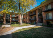 Thumbnail 5 of 23 - Glen Willow Apartments Buildings Exterior 04