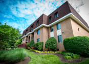 Thumbnail 17 of 28 - Oakton Park Apartments Building Exterior 05