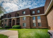 Thumbnail 28 of 28 - Oakton Park Apartments Building Exterior 42