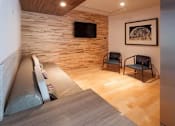 Thumbnail 16 of 31 - sitting area