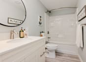 Thumbnail 19 of 40 - 881 Grosvenor Avenue
