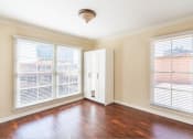 Thumbnail 27 of 30 - Lindbrook Manor Apartments unit