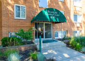 Thumbnail 15 of 19 - Brookside Leasing office entry