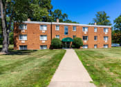 Thumbnail 16 of 19 - Brookside building entry
