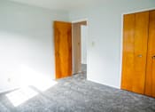 Thumbnail 16 of 31 - bedroom with carpeting