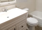 Thumbnail 21 of 31 - white bathroom