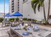 Thumbnail 31 of 36 - Outdoor dining area at Paramount on Lake Eola, Florida