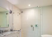 Thumbnail 21 of 28 - Sea Spray Master Bathroom