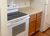 Thumbnail 6 of 11 - Kitchen & Appliances