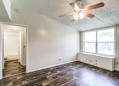 Thumbnail 17 of 28 - Living room