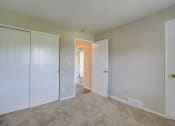 Thumbnail 18 of 31