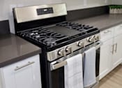 Thumbnail 21 of 25 - B93 Kitchen Stove