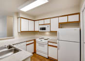 Thumbnail 13 of 35 - Stratford Apartments Kitchen