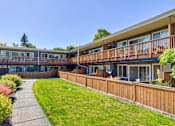 Thumbnail 12 of 17 - Camille Court Apartments Milwaukie, OR  Courtyard