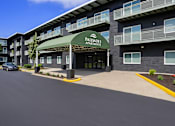 Thumbnail 1 of 15 - Exterior Landscape at Palisades Apartments, Kansas City, 64133