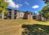 Thumbnail 18 of 30 - Lush Green Landscape at Hamlet Apartments, Iowa